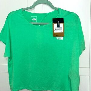 The North Face women’s  wondr Xback ss spring bud, size medium NWT shirt